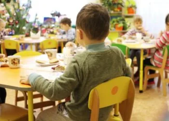 Департамент освіти Луцької міської ради провів закупівлю м’яса для дошкільних закладів Луцької громади. Право постачати курятину й свинину для відвідувачів дитсадків здобуло місцеве підприємство «Куртушка».