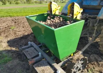 картоплесаджалка