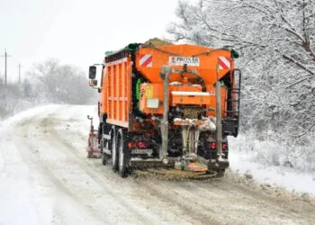 Луцькспецкомунтранс купує солерозкидачі в лізинг
