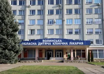 Волинська дитяча лікарня замовила завершення ремонту відділення хірургії за 12 млн