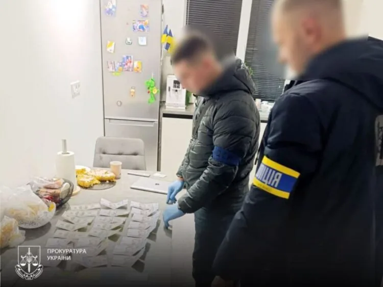 4 000 доларів за вирішення мобілізаційних питань: на Волині поліція затримала групу військовослужбовців районного ТЦК та СП