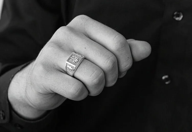 прикраса перстень печатка