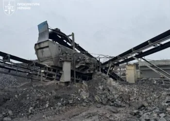 Директора товариства з обмеженою відповідальністю «Екоенергоресурси» Костянтина Нікішкіна підозрюють у незаконному видобуванні і вивезенні понад 100 тисяч тонн корисних копалин