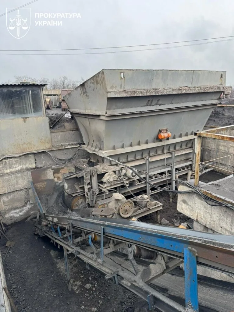 Директора товариства з обмеженою відповідальністю «Екоенергоресурси» Костянтина Нікішкіна підозрюють у незаконному видобуванні і вивезенні понад 100 тисяч тонн корисних копалин