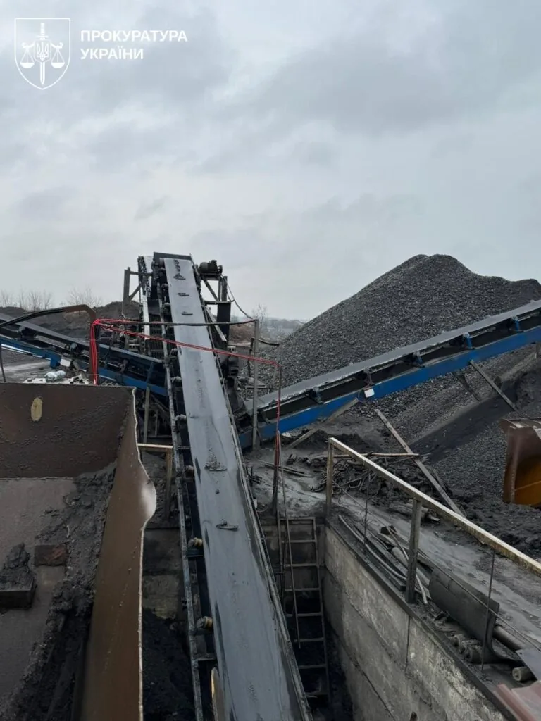 Директора товариства з обмеженою відповідальністю «Екоенергоресурси» Костянтина Нікішкіна підозрюють у незаконному видобуванні і вивезенні понад 100 тисяч тонн корисних копалин