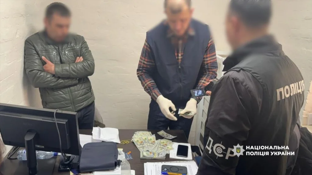 30 тисяч доларів за археологічну довідку: у Луцьку поліцейські затримали посадовця міськради Стрільчука на хабарі