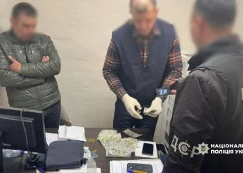 30 тисяч доларів за археологічну довідку: у Луцьку поліцейські затримали посадовця міськради Стрільчука на хабарі