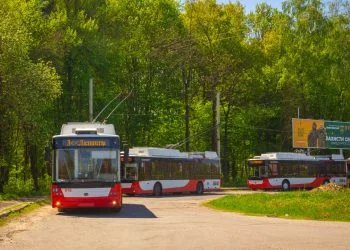 Розворот тролейбусів у Гаразджі