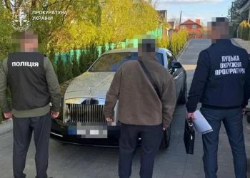 30 тисяч доларів за документи для видобутку надр: у Луцьку викрито посадовця міськради Віталія Стрільчука