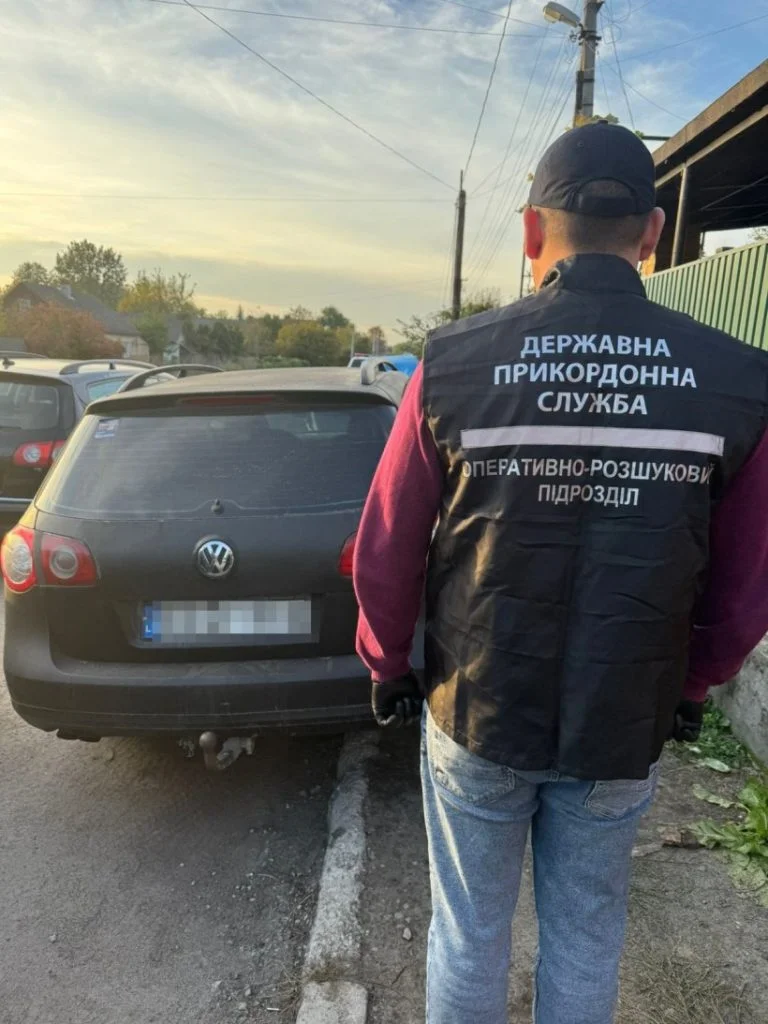 Учасники організованої злочинної групи на Волині, яка ввозила авто під виглядом гуманітарної допомоги, отримали підозри