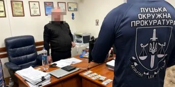 3500 доларів США неправомірної вигоди – волинському адвокату повідомлено про підозру