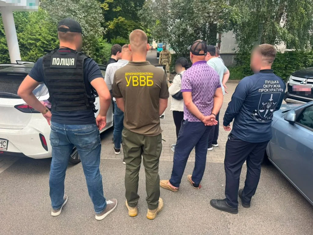 На Волині затримали чоловіка, який вимагав 20 тисяч доларів у рідних прикордонника