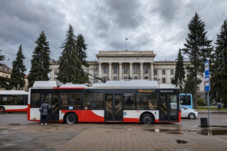 Тролейбус