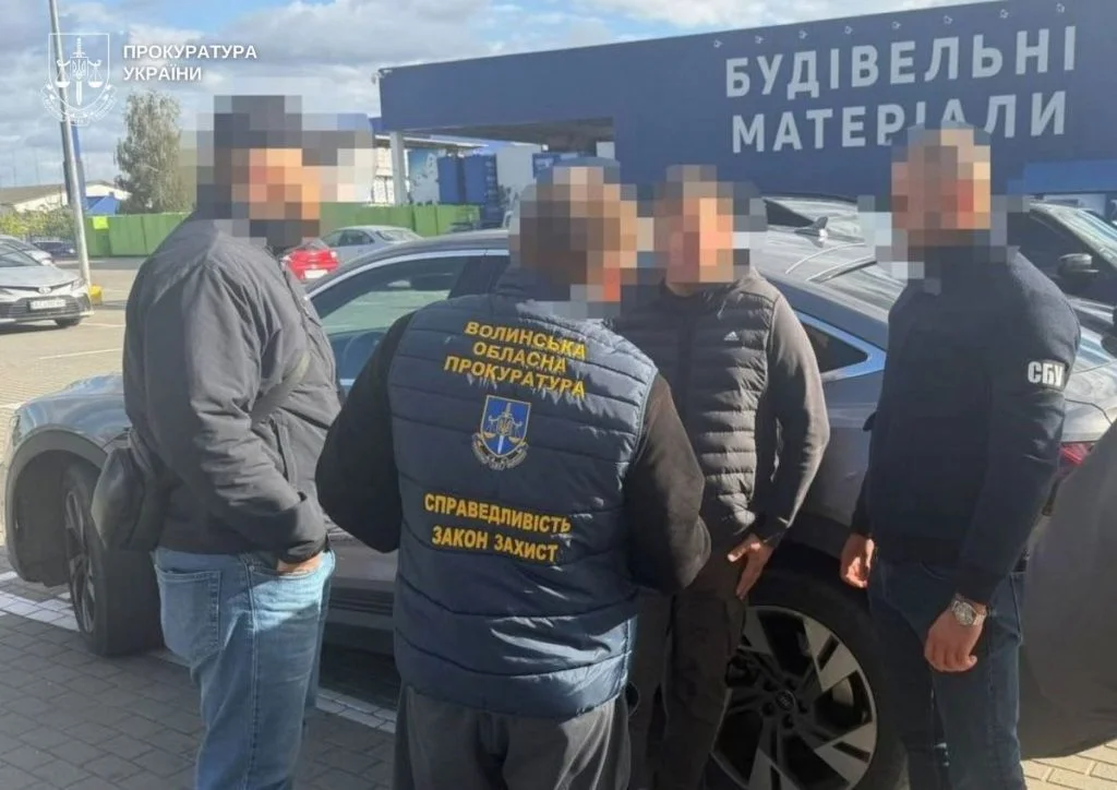 Налагодив схему поборів – волинському митнику повідомили про підозру