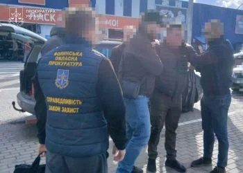 Налагодив схему поборів – волинському митнику повідомили про підозру