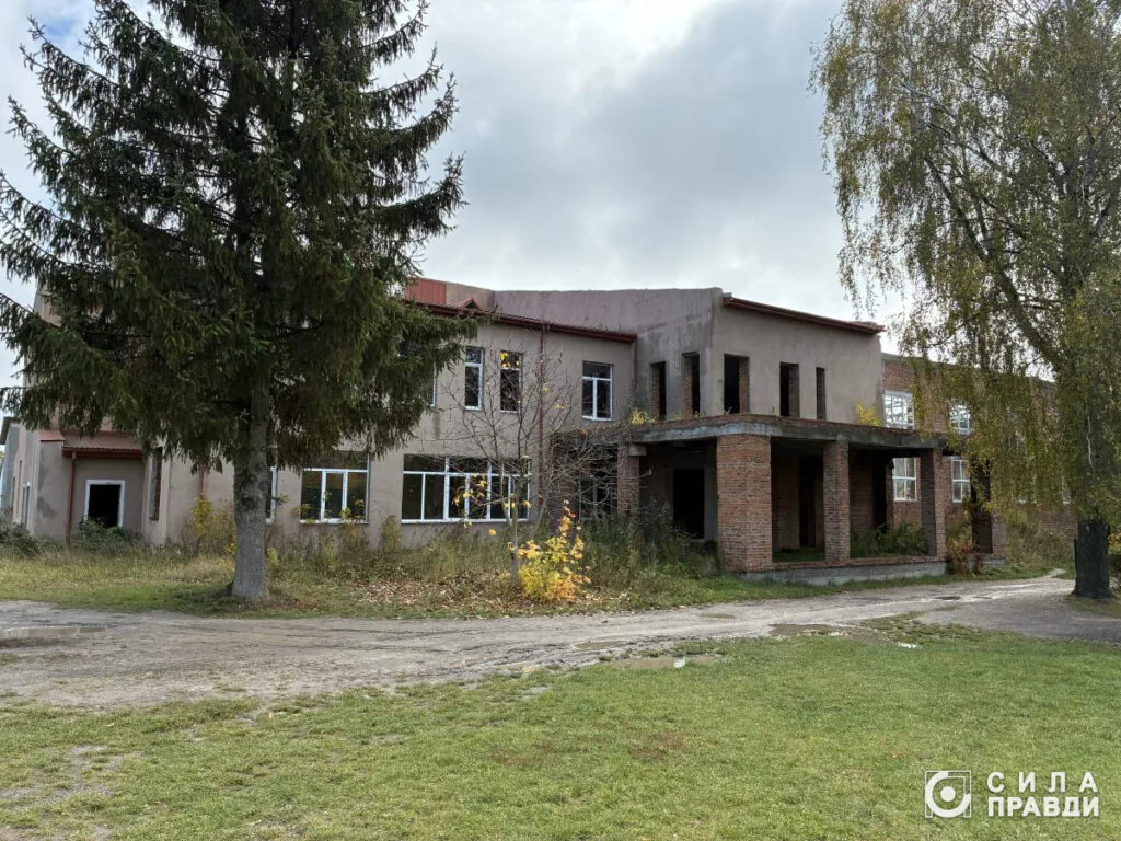 Торчинська селищна рада провела тендер на будівництво спортивного комплексу. Договір вартістю близько 100 мільйонів гривень уклали з єдиним учасником торгів – волинською фірмою «Волиньекобуд».