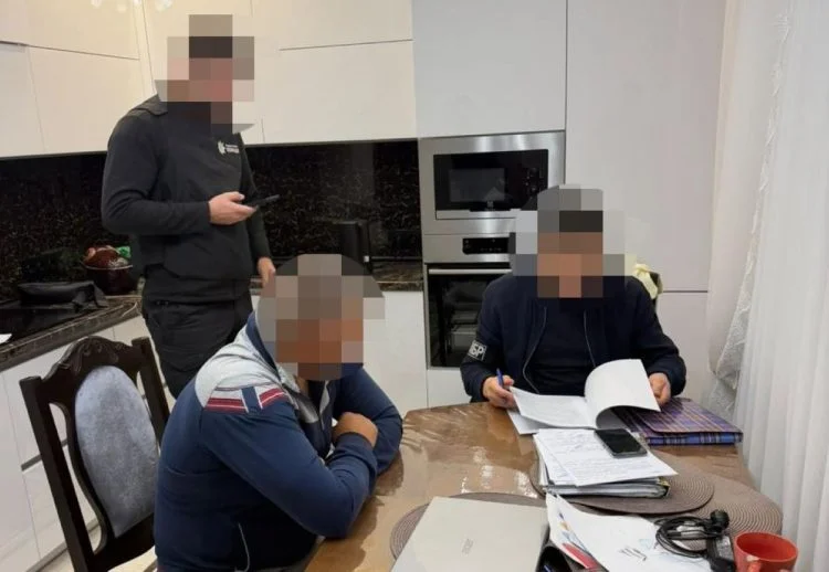 12 посадовцям Поліського офісу оголосили підозри