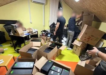У Луцьку викрили кол-центр із щомісячним доходом понад 500 тисяч доларів